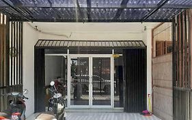 RedDoorz near Alun Alun Kota Serang